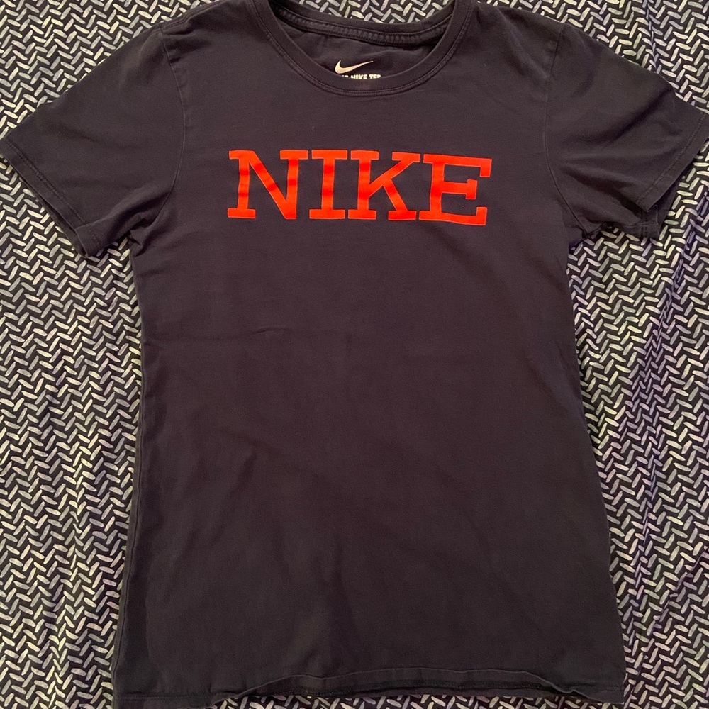 NIKE T SHIRT